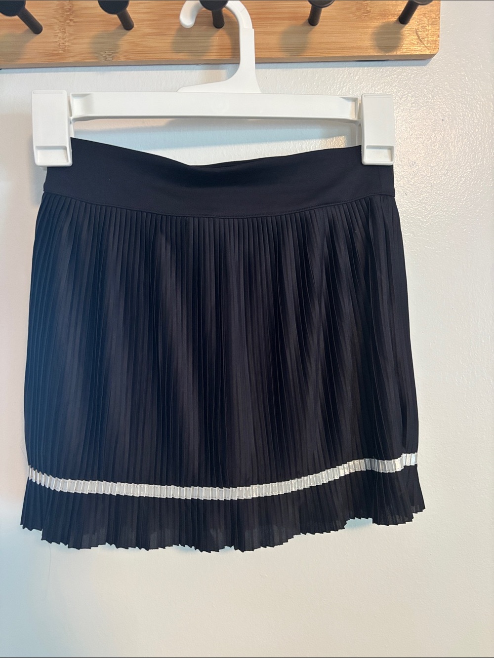 We Wander Girls Pleated Black Mini Skort with built in shorts. NWT